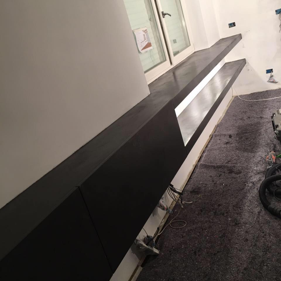 Rivestimento in microcemento scuro, dettaglio